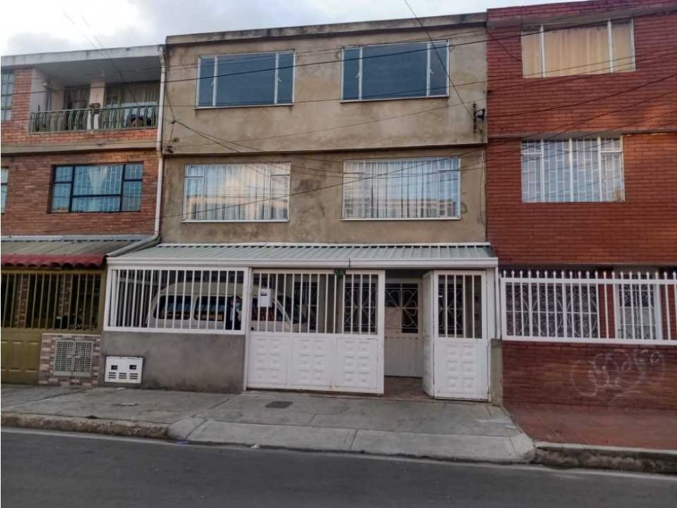 VENTA DE CASA RENTABLE EN KENNEDY CARVAJAL NEGOCIABLE - 3