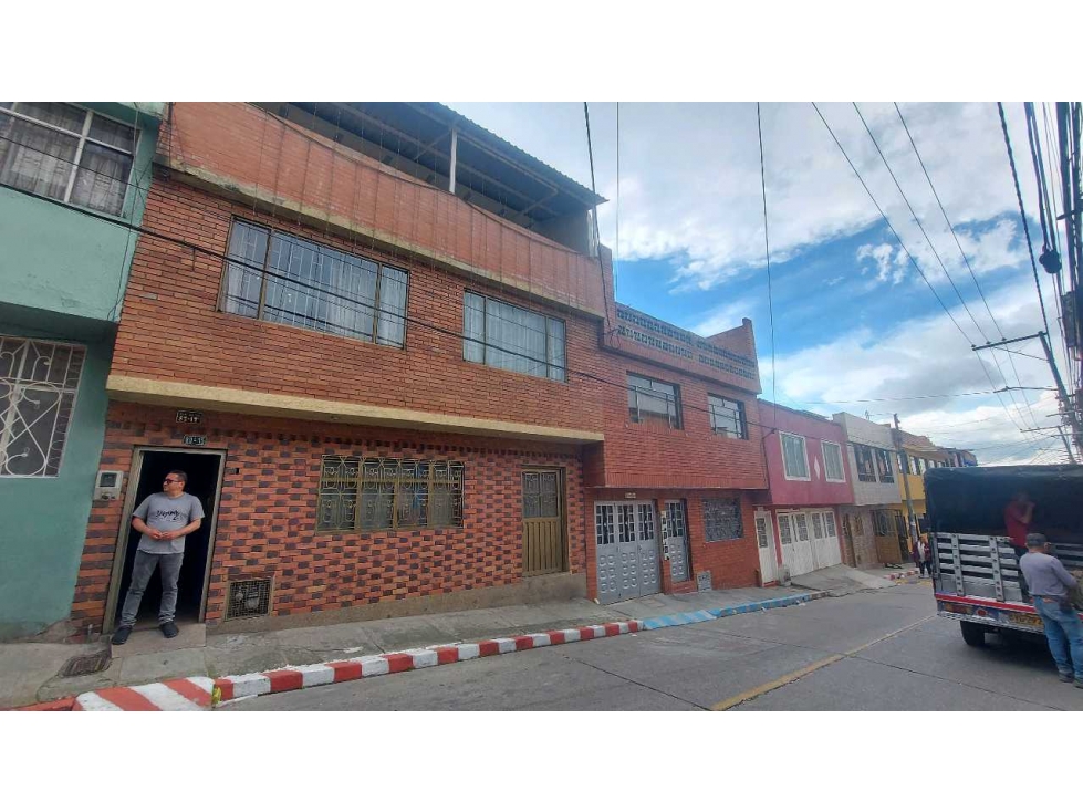 VENTA CASA RENTABLE EN ALFONSO LOPEZ KENNEDY BOGOTA