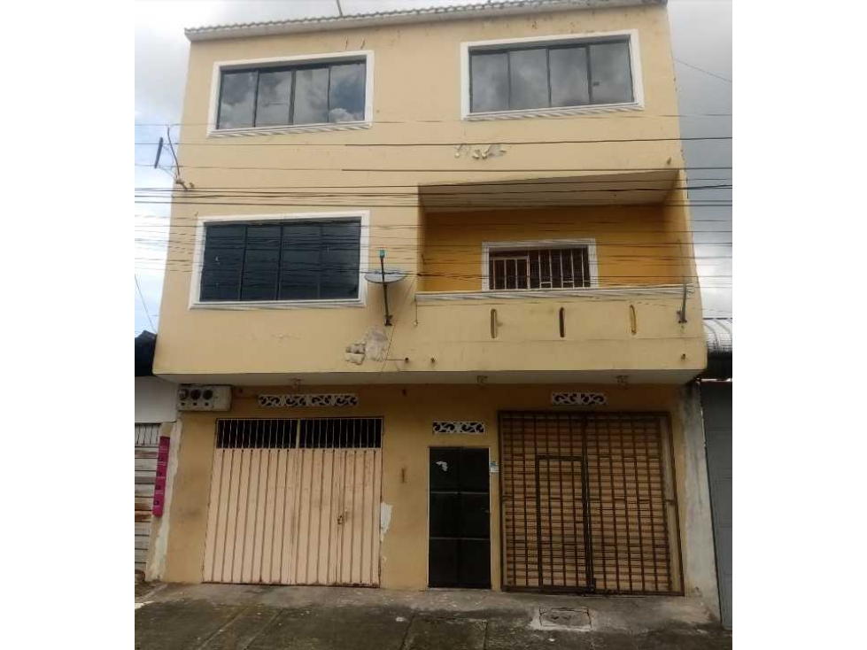 VENTA CASA RENTERA COMERCIAL DE 3 PLANTAS EN BASTIÓN POPULAR BLOQUE 6 - 1