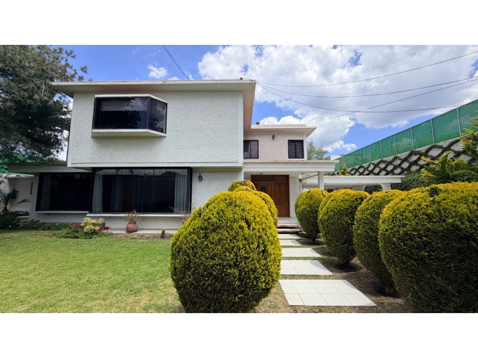 Venta Casa 1,270 m² Terreno en Pachuca céntrica con Jardín Amplio