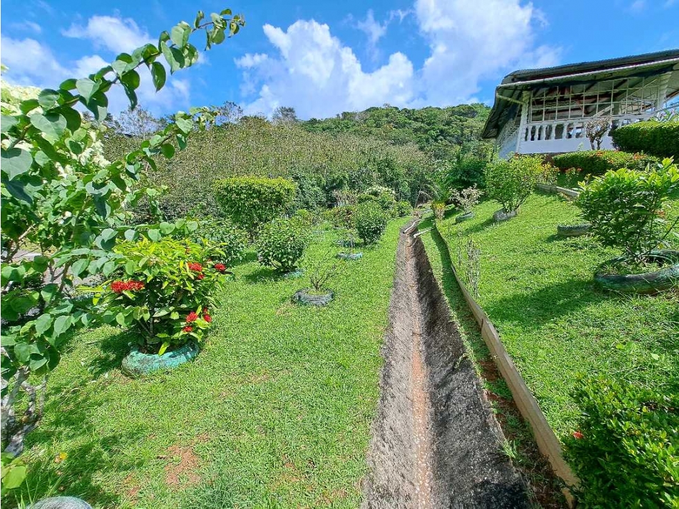 VENTA CASA RÍO GATÚN COLÓN AMPLIO TERRENO VV - 2