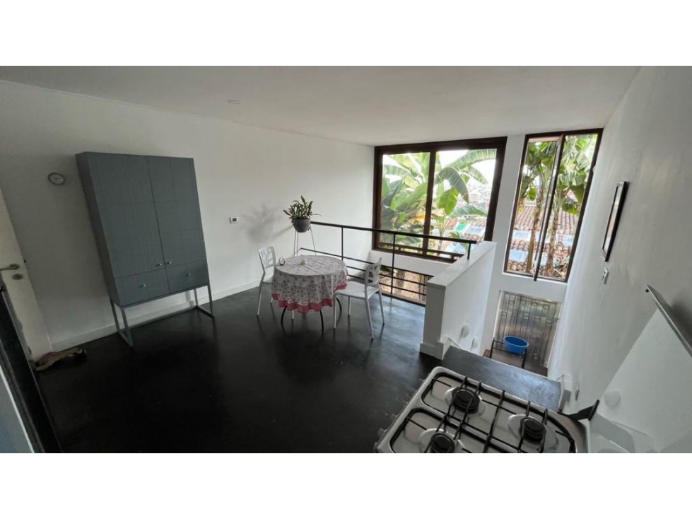 Venta Casa San Antonio con 3 apartamentos y local comercial - 5