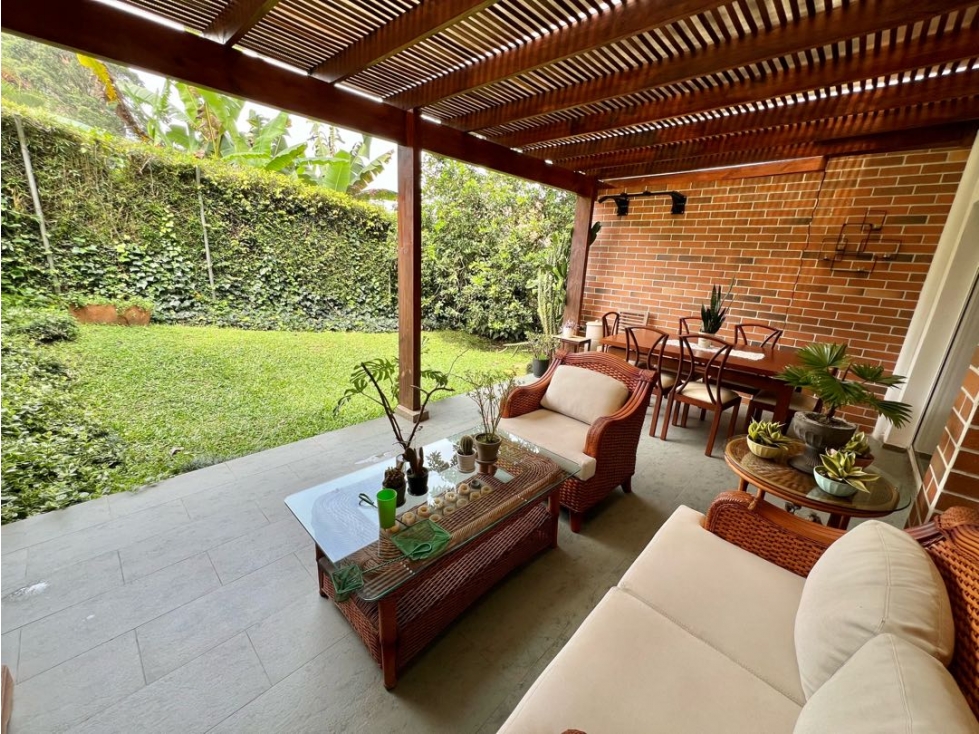 Venta Casa San Lucas Medellín 193 Mts2 colegio Montessori SILENCIOSA — foto 3