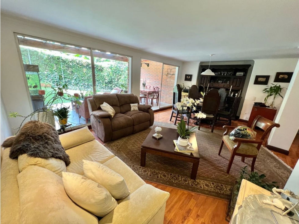 Venta Casa San Lucas Medellín 193 Mts2 colegio Montessori SILENCIOSA — foto 5