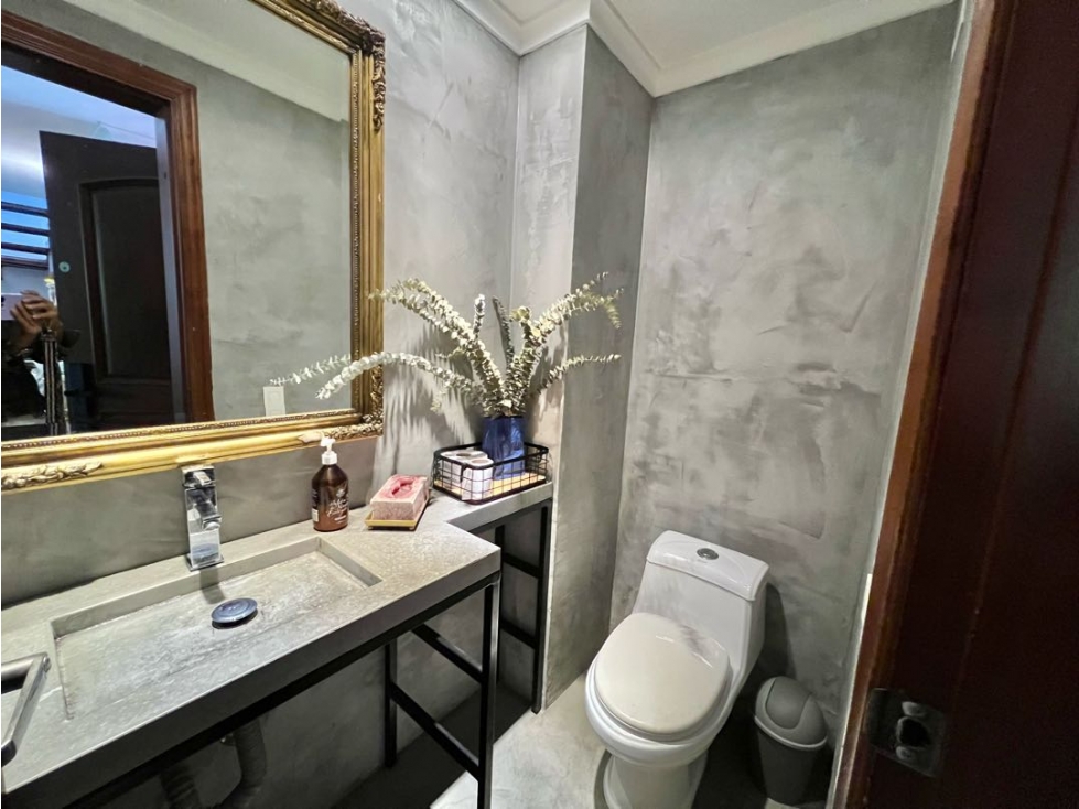 Venta Casa San Lucas Medellín 193 Mts2 colegio Montessori SILENCIOSA — foto 6