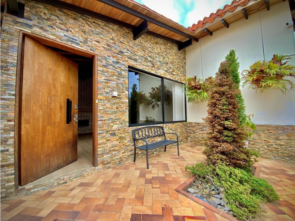 Venta Casa Semiparcelacion en Inmejorable Ubicacion Sector Llanogrande — foto 2