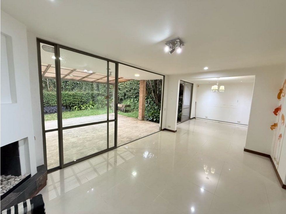 Venta Casa Cumbres Envigado 269 Mts2 DOS NIVELES U completa Jardin — foto 5