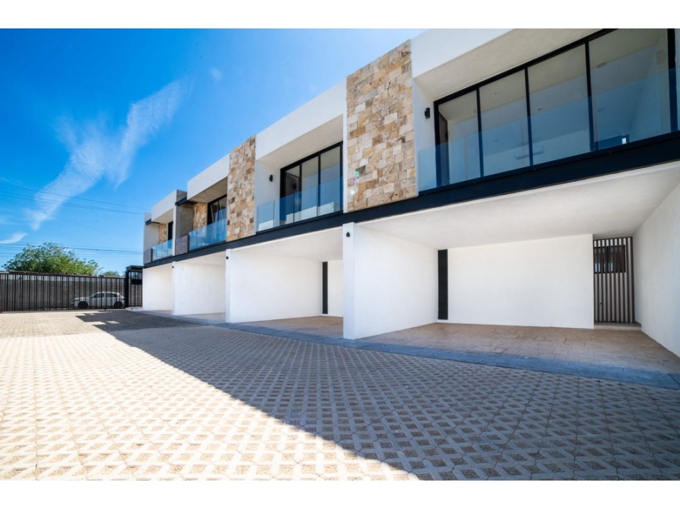 Venta Casa tipo Town Houses en Cholul Mérida Yucatán - 3
