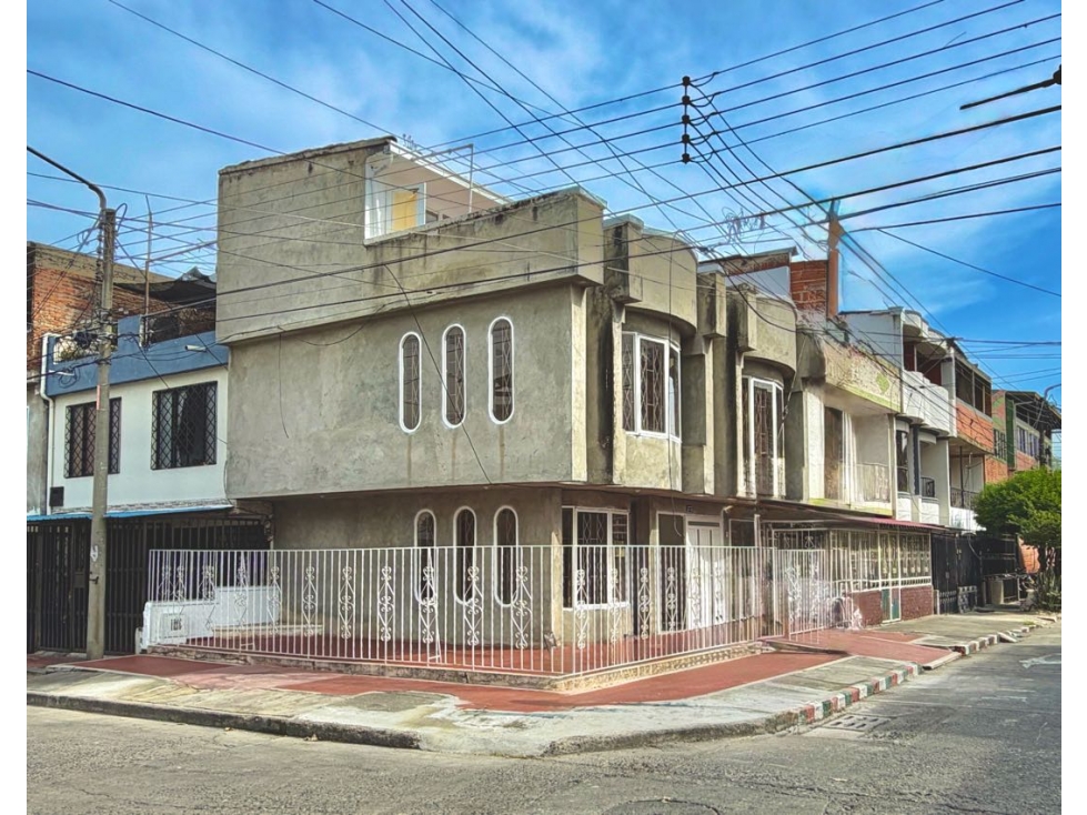 VENTA CASA TRES NIVELES CON TERRAZA EL TRÉBOL - PALMIRA