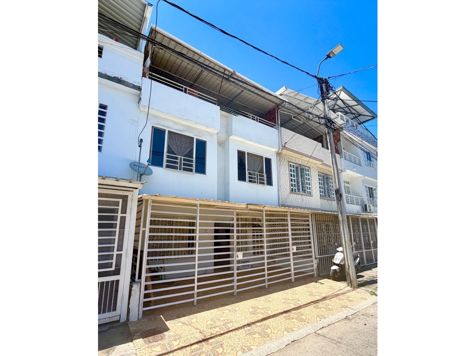 VENTA CASA TRES PISOS EN URB. EL BOSQUE- PALMIRA