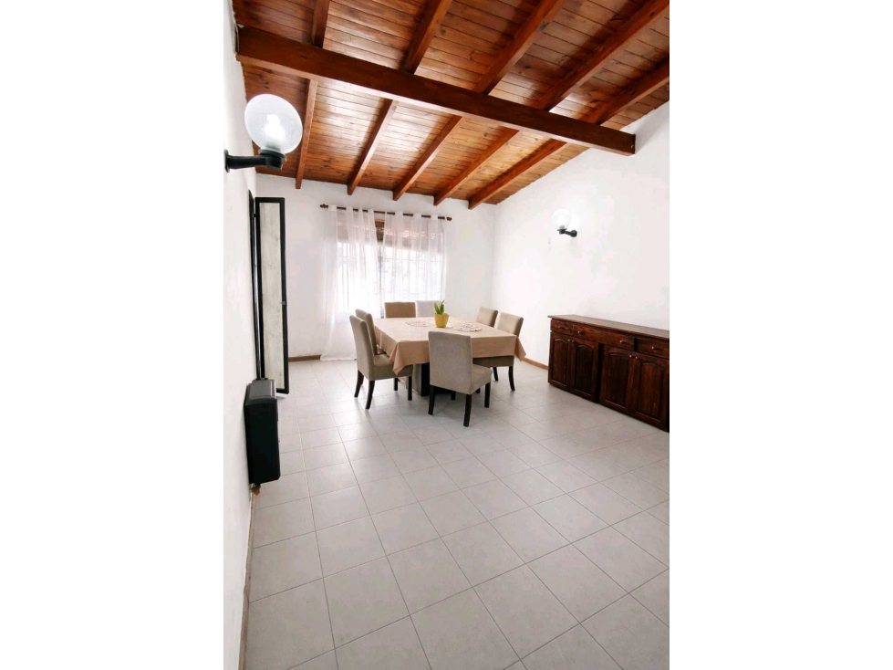 VENTA CASA UBICACIÓN PRIVILEGIADA Y POTENCIAL COMERCIAL MAIPÚ(CENTRO) - 1