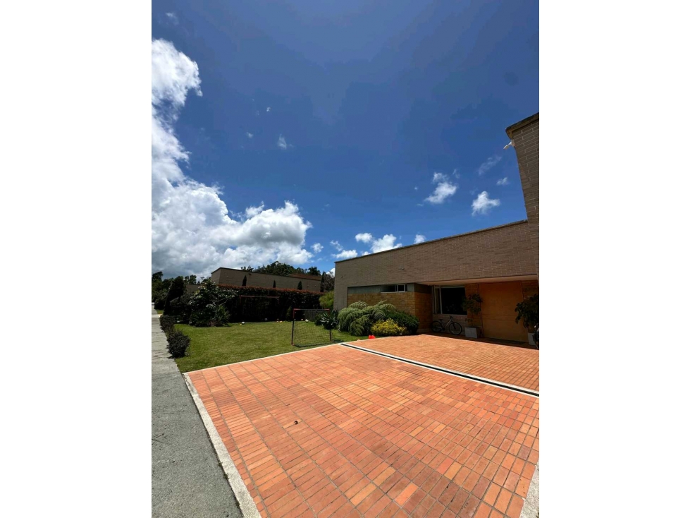 Venta casa 1 solo nivel alto de palmas