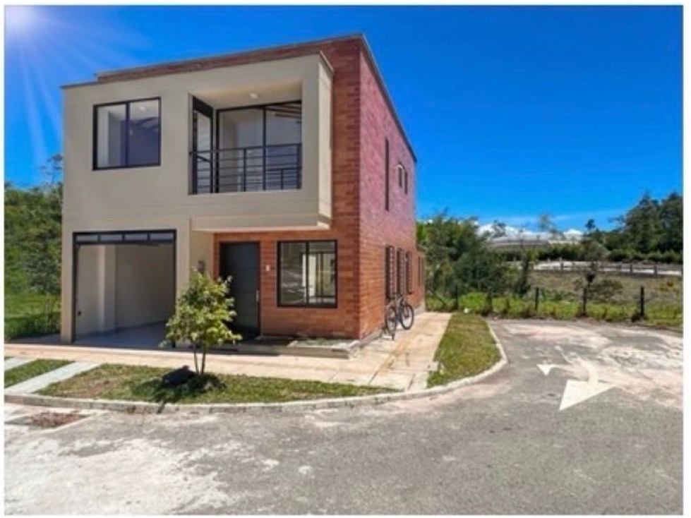 Venta CASA- unidad abierta en EL CARMEN de VIBORAL cerca al Parque
