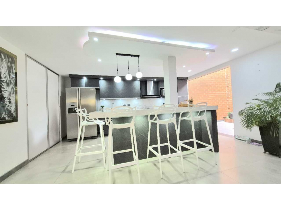 Venta casa unifamiliar 240m2, Suramérica, La Estrella, en unidad