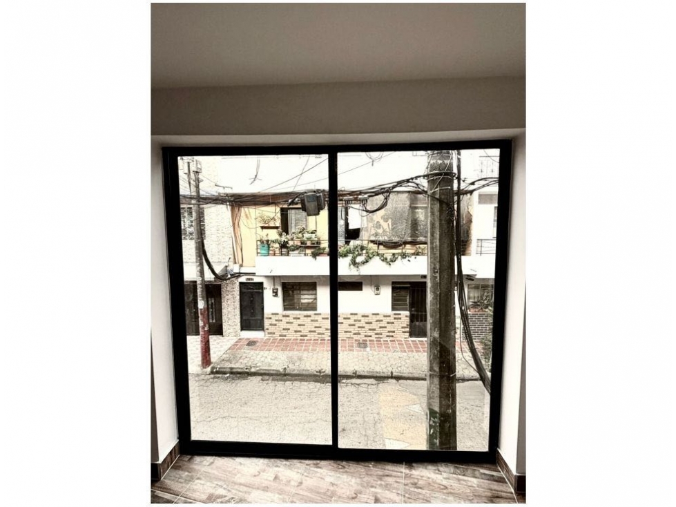 VENTA CASA UNIFAMILIAR REMODELADA, BELÉN, MEDELLÍN