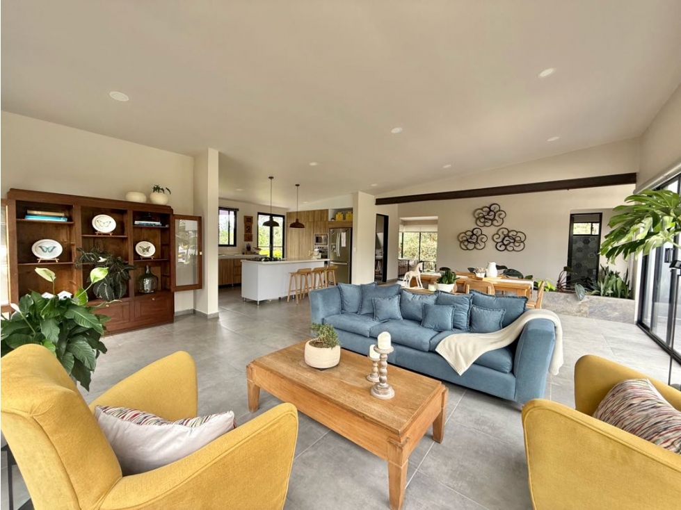 VENTA CASA VÍA RIONEGRO - EL CARMEN