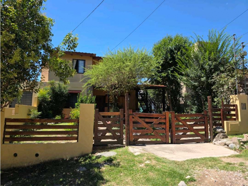 VENTA CASA Y DPTO CARLOS PAZ