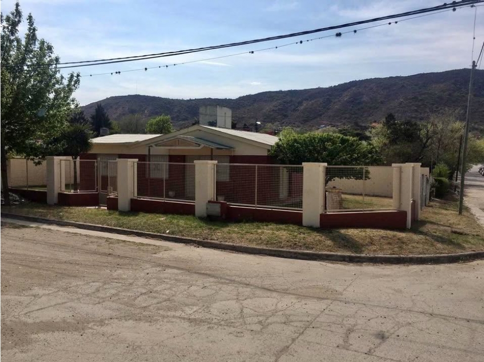 VENTA CASA ESQUINA FINANCIACIÓN A METROS DE AV. CÁRCANO CARLOS PAZ - 3