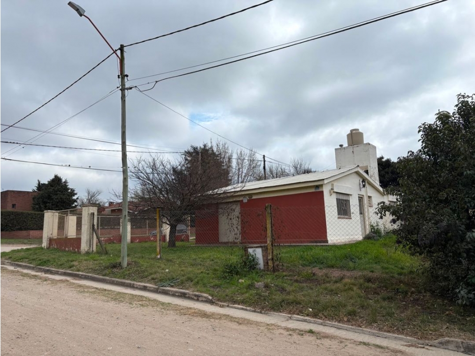 VENTA CASA ESQUINA FINANCIACIÓN A METROS DE AV. CÁRCANO CARLOS PAZ - 6