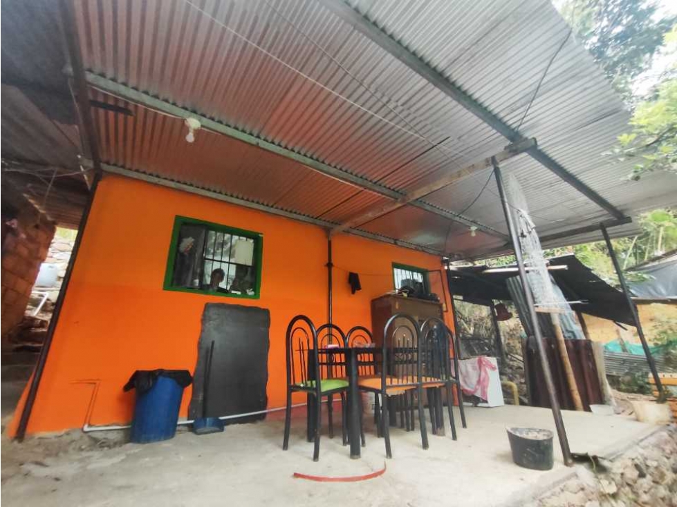 Venta casalote de 797 M2 en 220 mill en La Mesa Cund Colombia. - 3