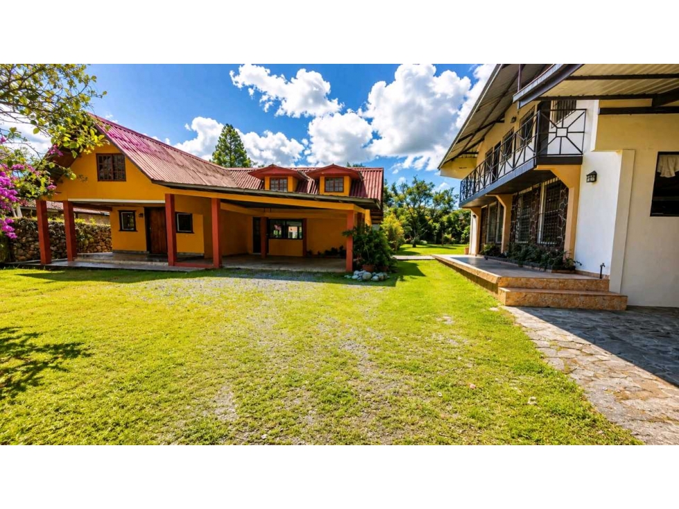 VENTA DE 2 CASA EN VOLCAN CERCADO