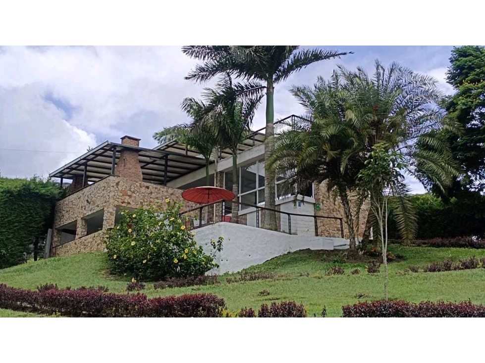 POR DEBAJO DEL VALOR COMERCIAL-LOTES EN EL LAGO CALIMA - 2