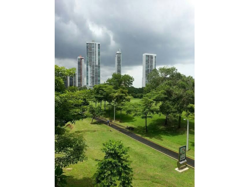 VENTA DE ACOGEDOR APARTAMENTO DE 90m2 EN CARRASQUILLA PH DE LA VISTA