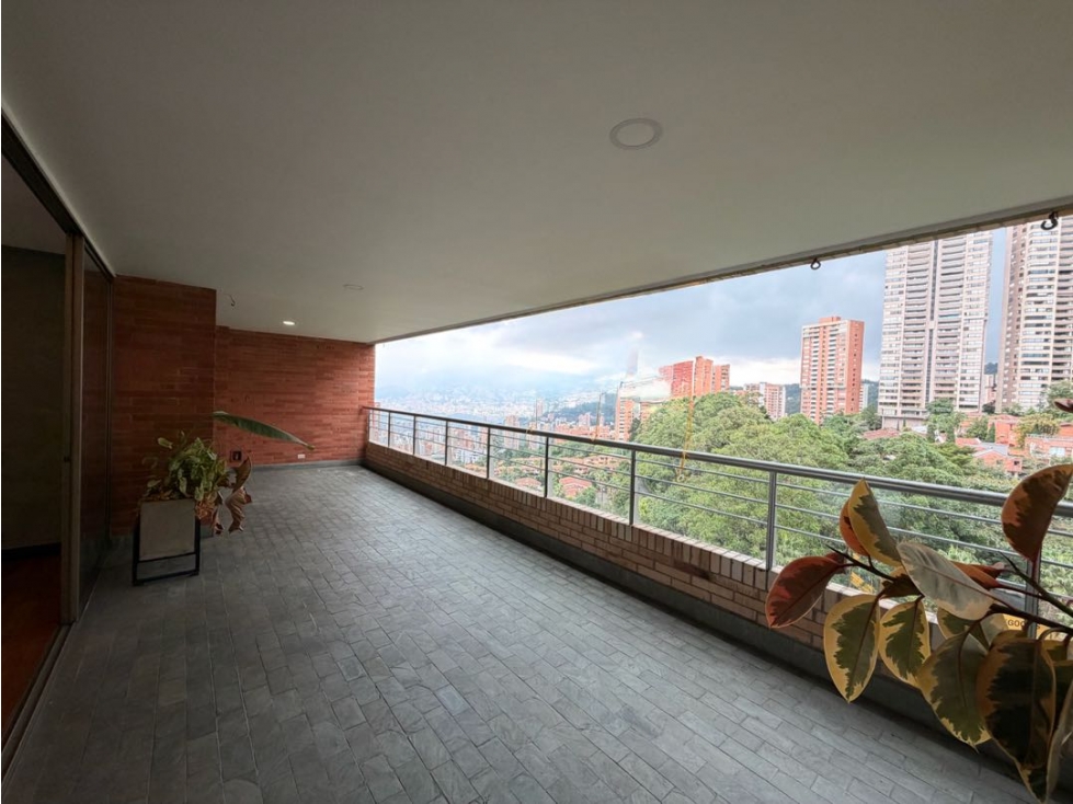 VENTA DE AMPLIO APARTAMENTO EN LA CALERA EL POBLADO | MEDELLÍN