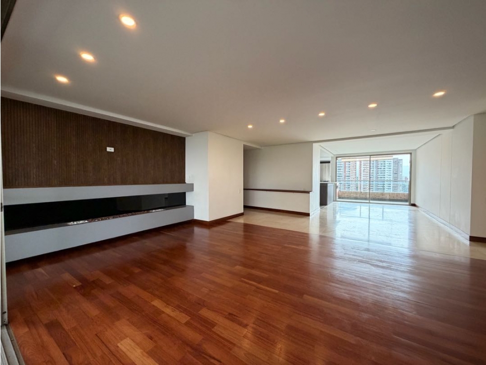 VENTA DE AMPLIO APARTAMENTO EN LA CALERA EL POBLADO | MEDELLÍN — foto 3