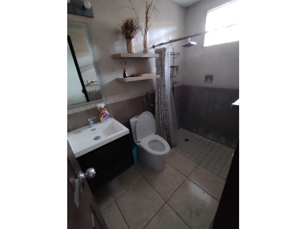 VENTA DE AMPLIA CASA EN BRISAS DEL GOLF — foto 5