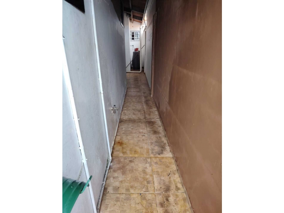 VENTA DE AMPLIA CASA EN BRISAS DEL GOLF — foto 6