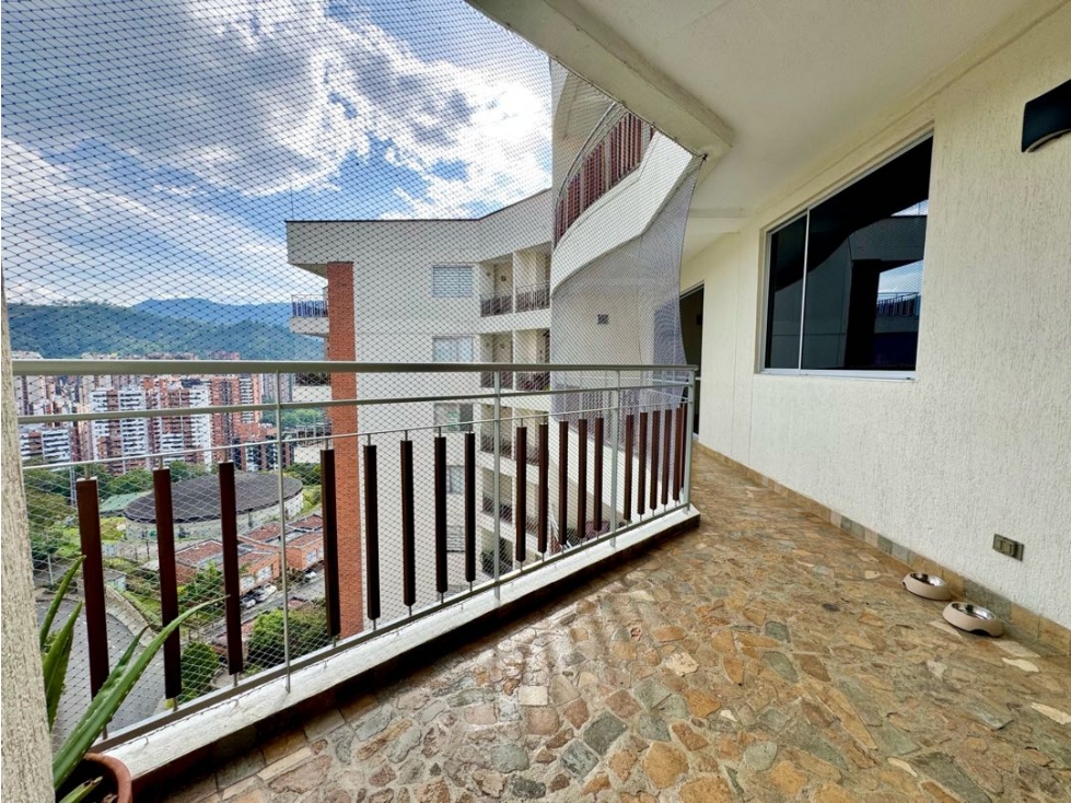 Venta de Amplio(104mtrs) Apartamento cerca al éxito de Sabaneta!
