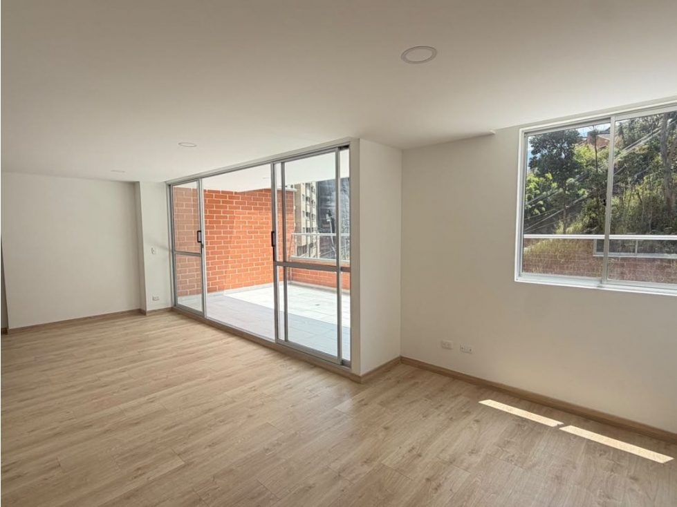 VENTA DE AMPLIO APARTAMENTO CON TERRAZA PARA ESTRENAR EN SABANETA - 4
