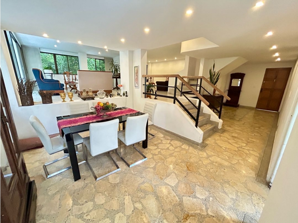 VENTA DE AMPLIO APARTAMENTO DUPLEX VIA EL TESORO POBLADO — foto 2