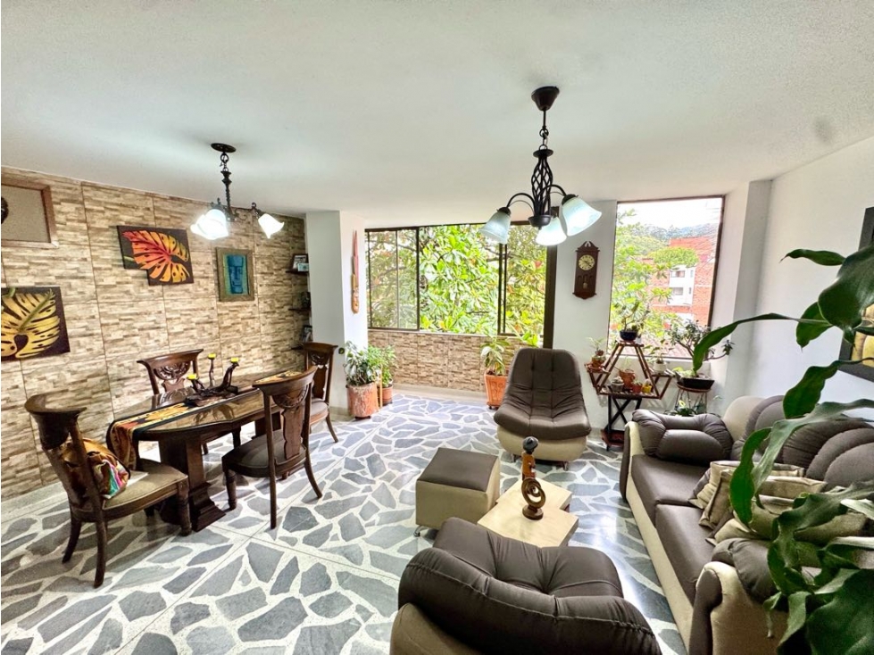 VENTA DE AMPLIO APARTAMENTO EN LA ALMERÍA LAURELES — foto 3