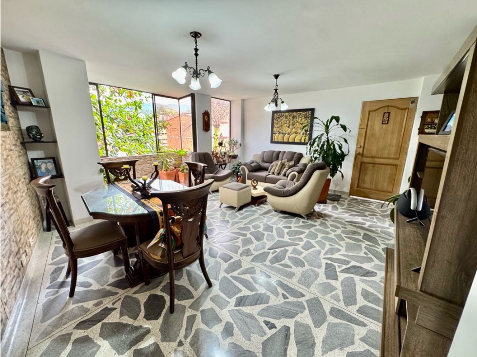 VENTA DE AMPLIO APARTAMENTO EN LA ALMERÍA LAURELES — foto 4