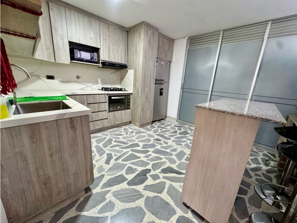 VENTA DE AMPLIO APARTAMENTO EN LA ALMERÍA LAURELES — foto 5