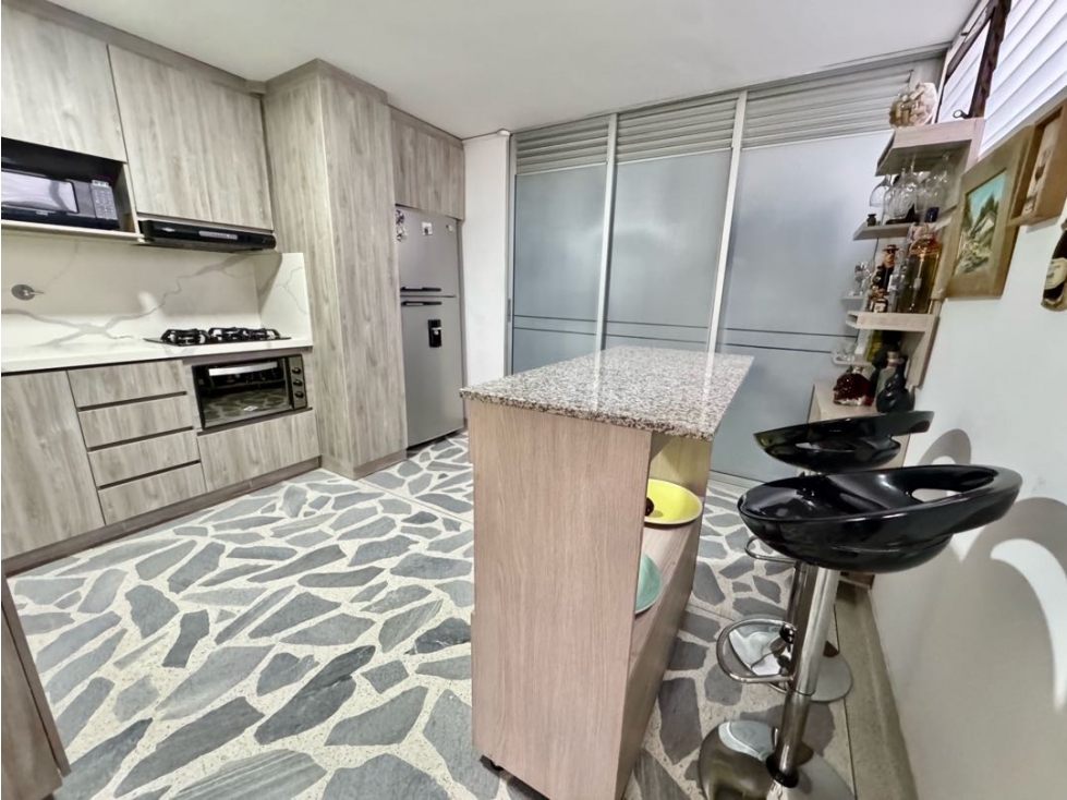 VENTA DE AMPLIO APARTAMENTO EN LA ALMERÍA LAURELES — foto 6