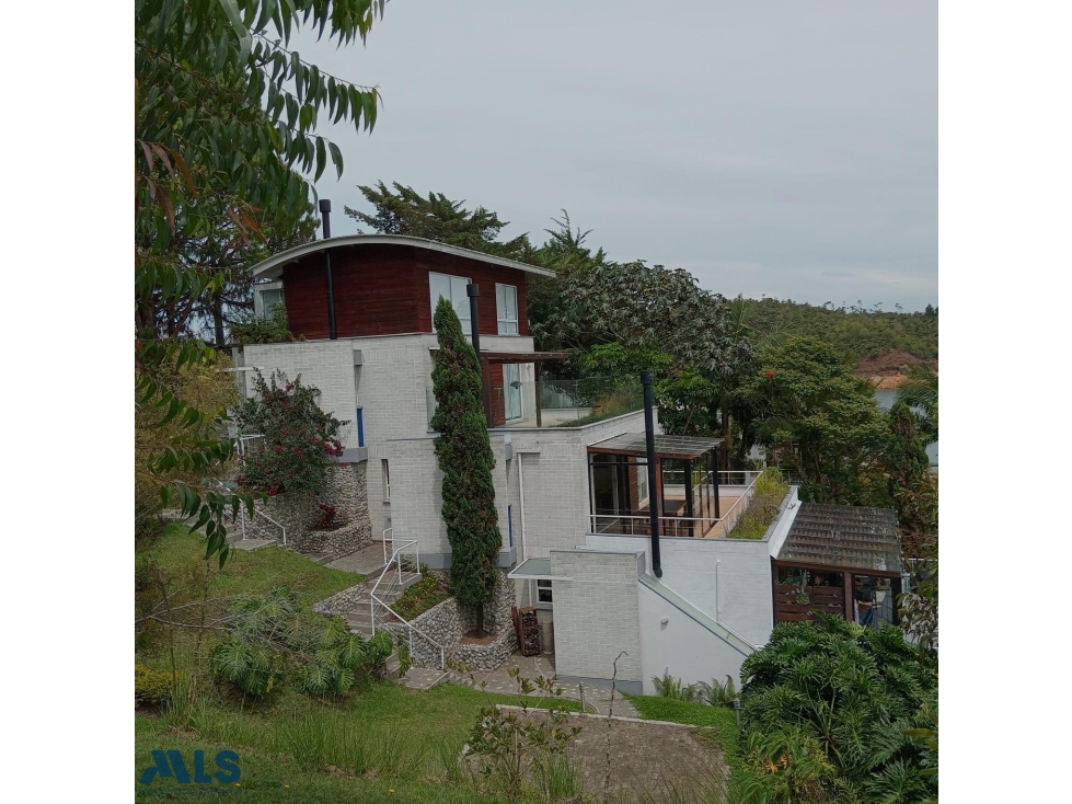 VENTA DE APARTA LOFT GUATAPE(MLS#252178) - 3