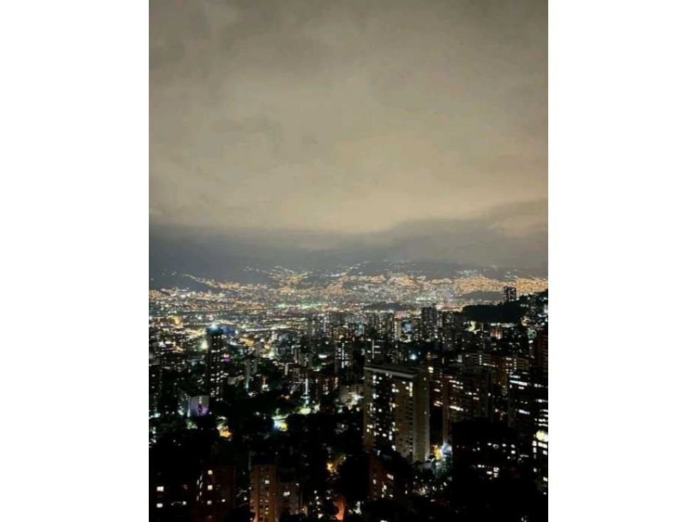 VENTA DE APARTAESTUDIO EN EL POBLADO, CON LICENCIA AIRBNB.