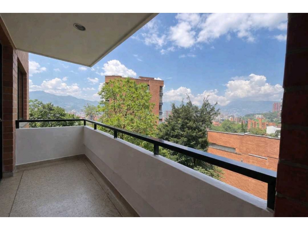 Venta de apartamento 136m2, Poblado, Medellín