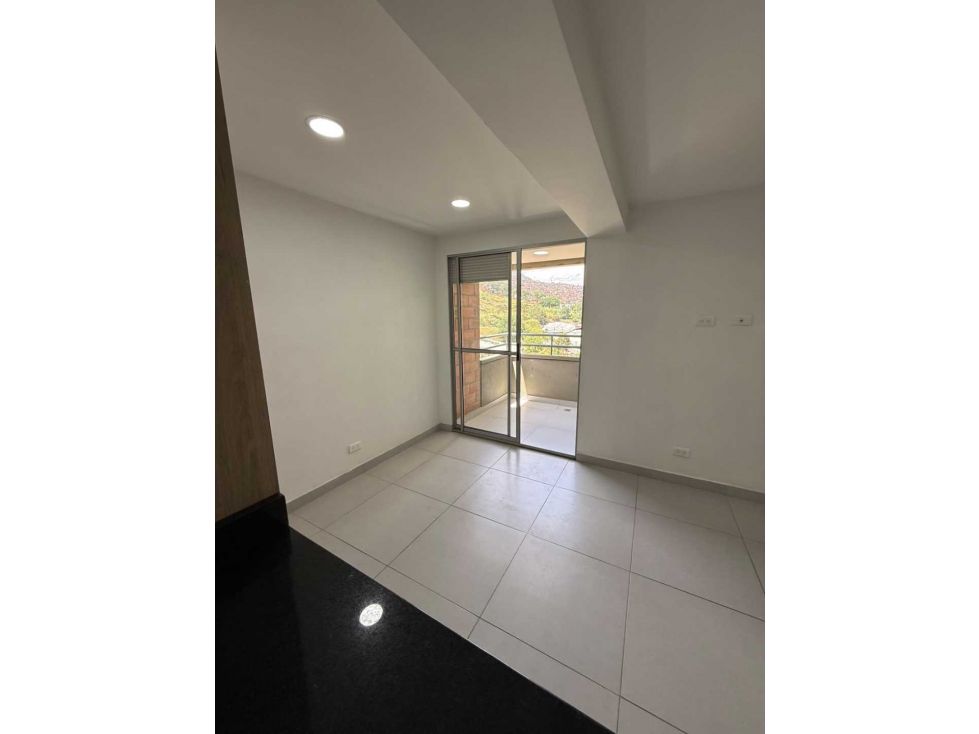 venta de apartamento al frente de la estación madera — foto 2