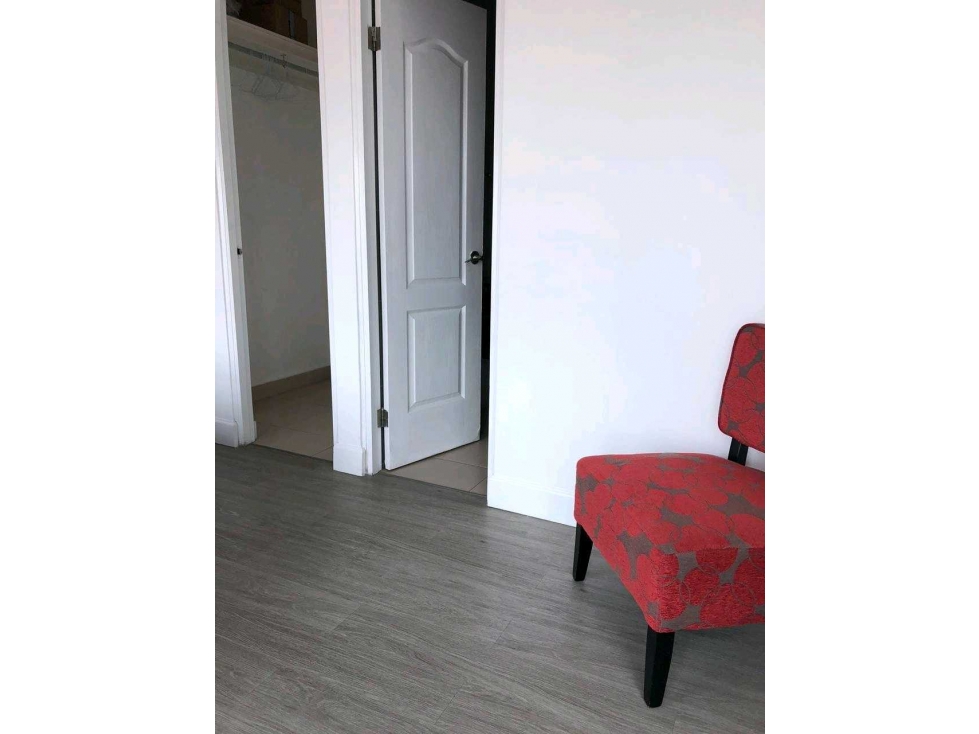 VENTA DE APARTAMENTO AMOBLADO EN PH METROPOLITAN ONE — foto 6