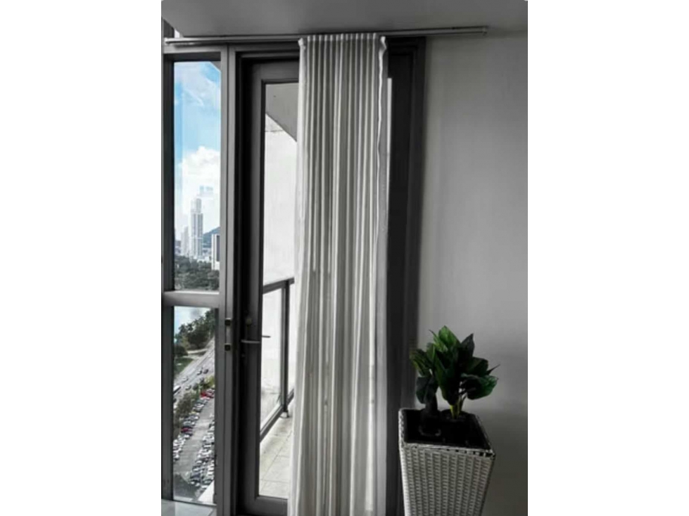 VENTA DE APARTAMENTO AMOBLADO EN AV. BALBOA PH YOO, 2 REC, 165M2 TC — foto 3