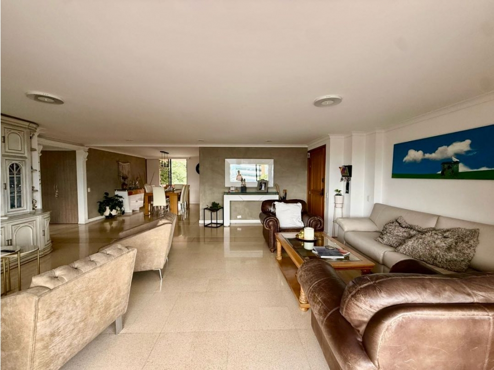 Venta de apartamento amplio y en excelente estado sector castropol