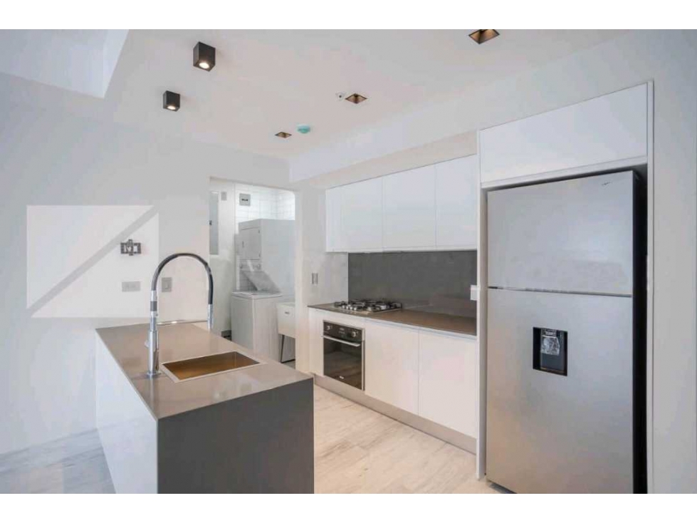 VENTA DE APARTAMENTO AMUEBLADO AV BALBOA NUOVO BY ARMANI 129M2 JP — foto 4