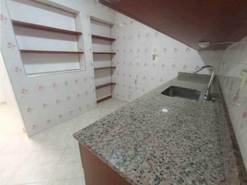 Venta casa remodelada Niza, América, área 88,5 m2, piso 1 garaje — foto 2