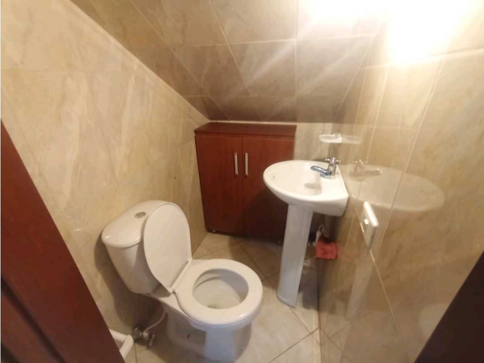 Venta casa remodelada Niza, América, área 88,5 m2, piso 1 garaje — foto 3