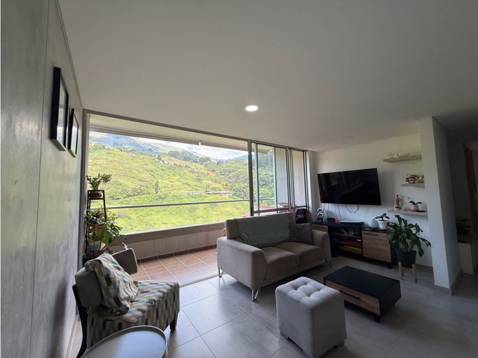 Venta de apartamento campestre en Camino Verde, Envigado