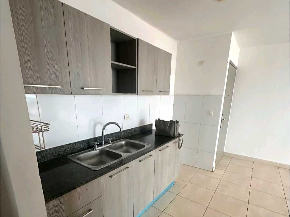 VENTA DE APARTAMENTO CERCA DE LINEA 2 DEL METRO — foto 5